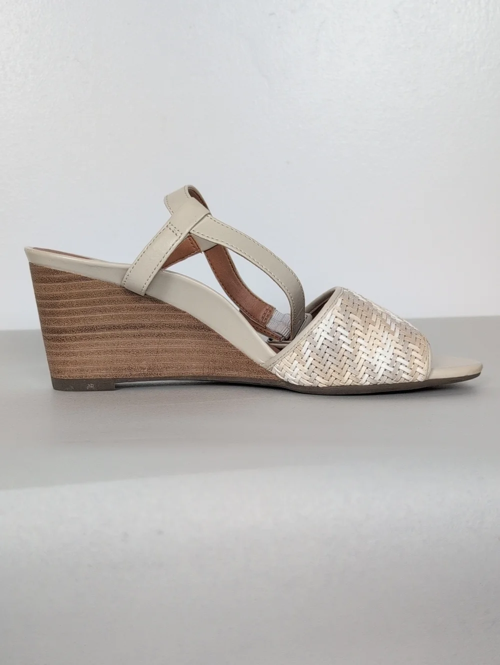 Vionic Clarita Wedge Sandals
